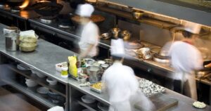 Leia mais sobre o artigo Empresas e cidadãos criticam a nova lei das ‘dark kitchens’